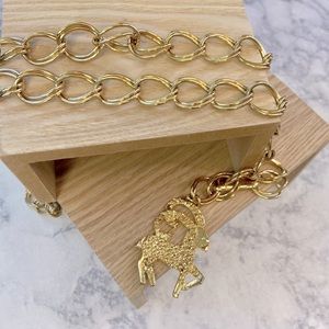 Unique vintage gold tone chain Capricorn zodiac hip belt